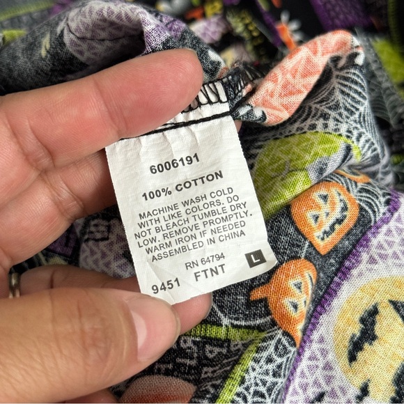 Peaches Uniforms LARGE Black Halloween Short Sleeve Scrub Top - Picture 6 of 7